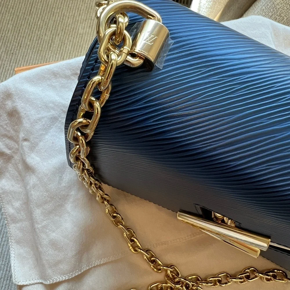 Louis Vuitton Epi Twist Shoulder Bag MM
